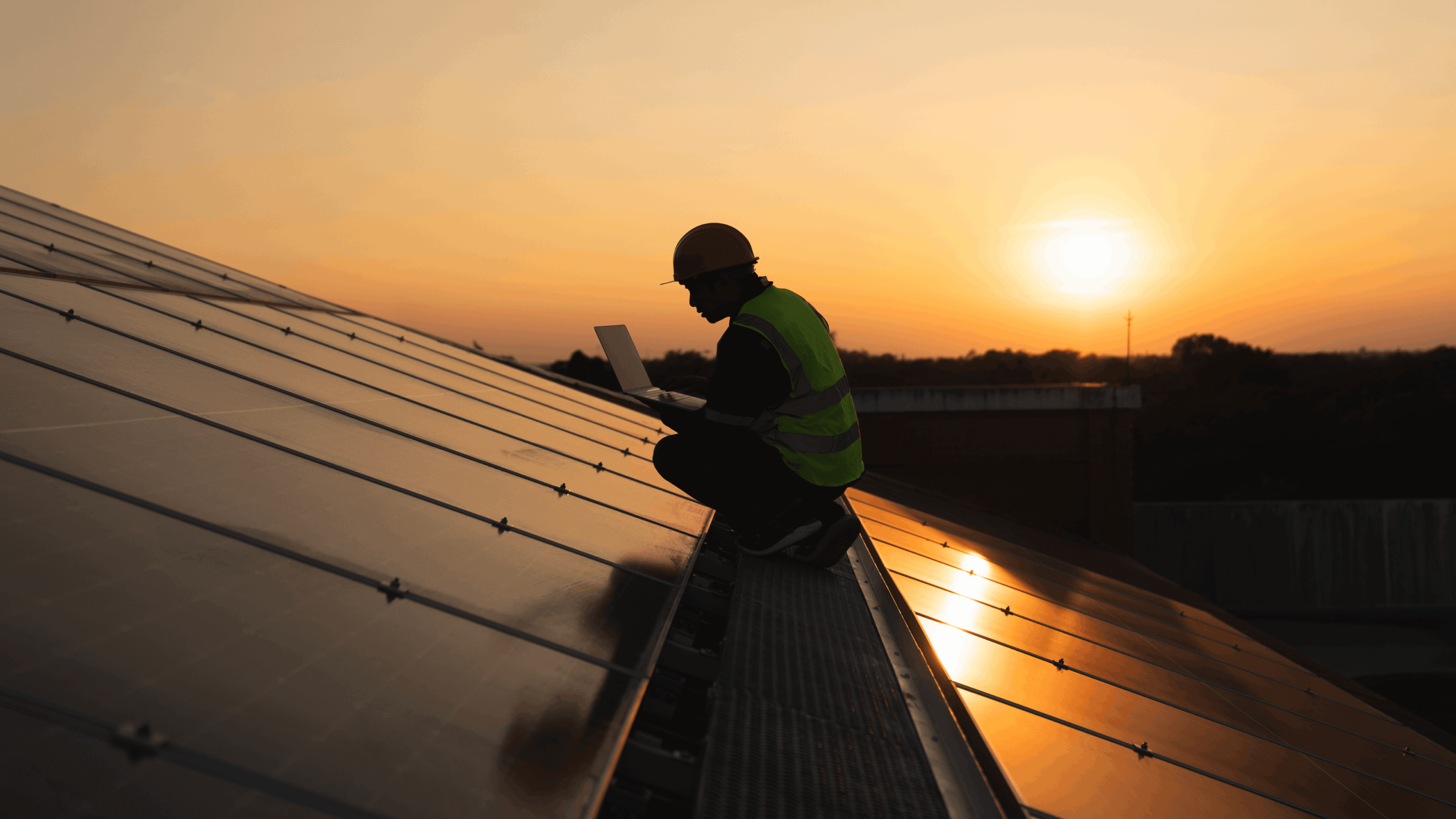 Multi-technology solutions on industrial rooftops