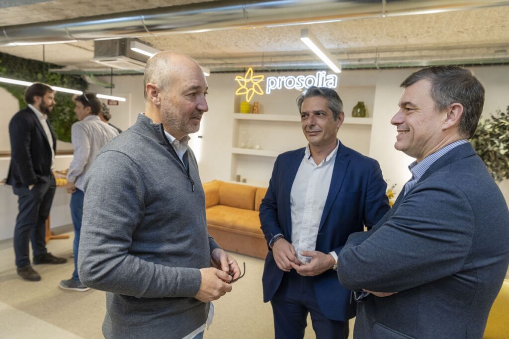 Cómo cuatro jóvenes ecologistas crearon una multinacional de energía renovable que genera 20 millones de euros de beneficio